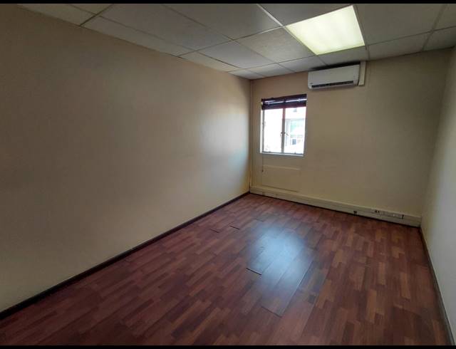 261M² OFFICE TO LET IN RANDJESPARK